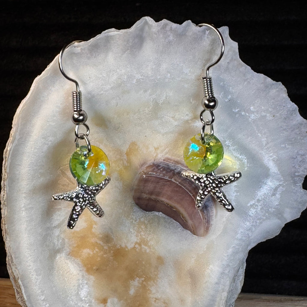 Shiny Starfish dangle earrings silver/green