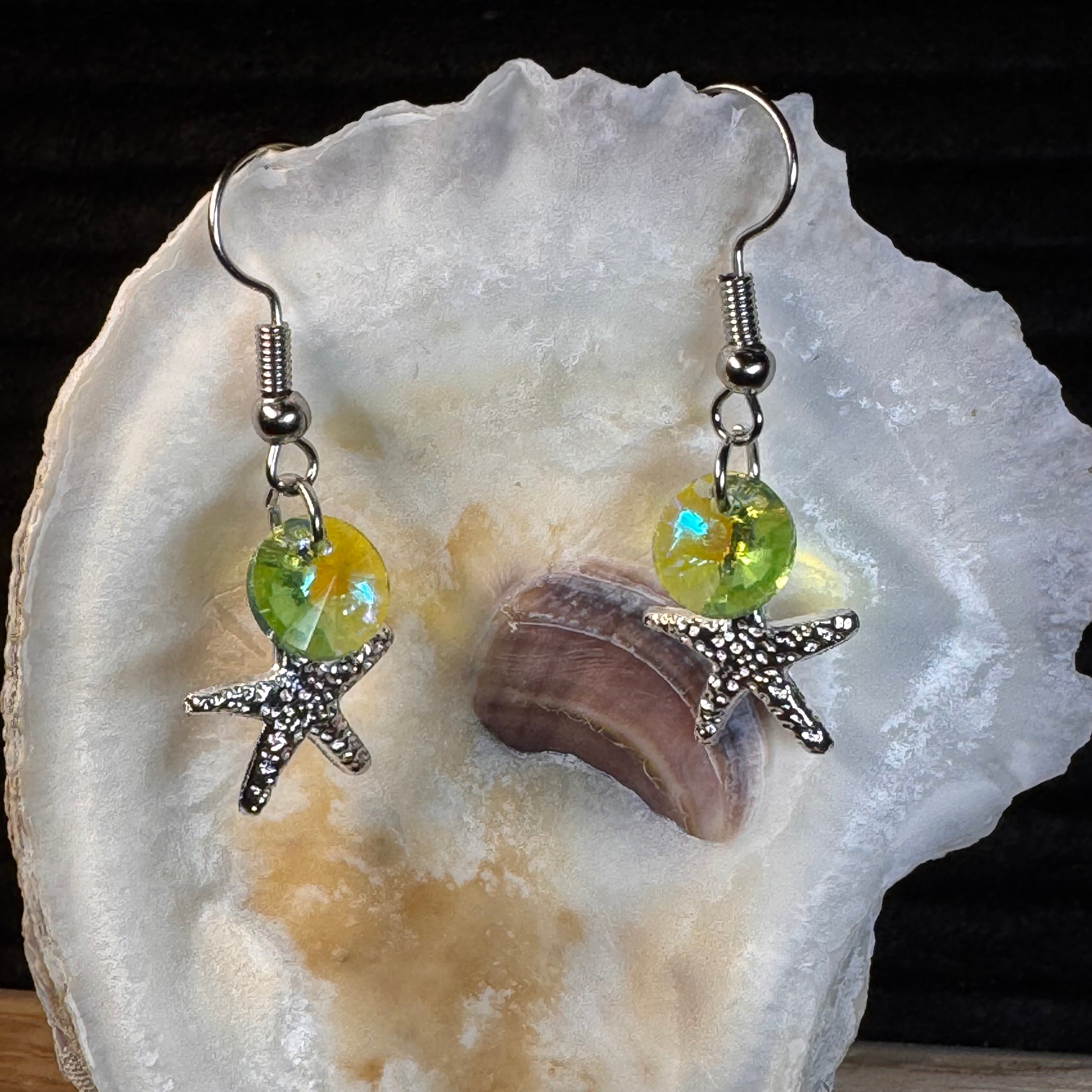 Shiny Starfish dangle earrings silver/green